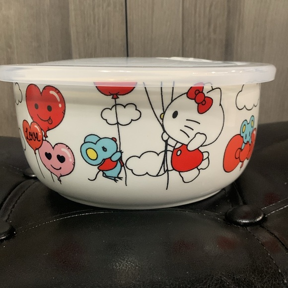 Hello Kitty Love Heart Balloons Large Food Storage Container Zrike Brands - Picture 2 of 10